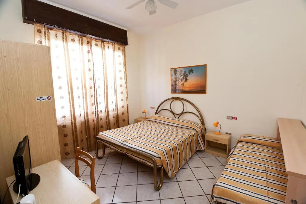 Albergo Marsari 佩斯基耶拉德加达 0*,  意大利